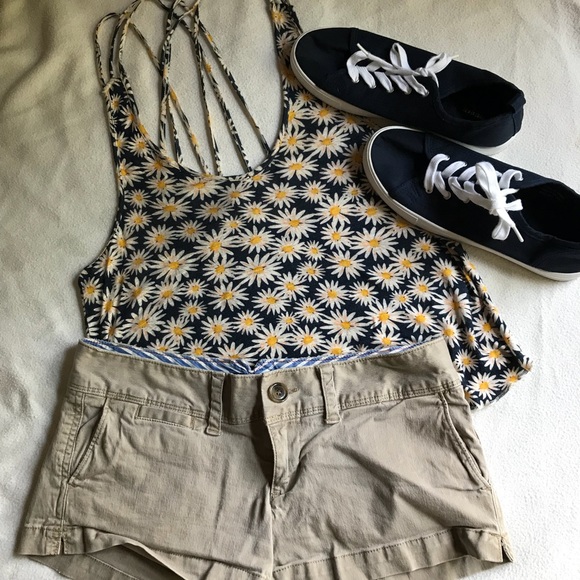 KHAKI SHORTS - Picture 5 of 5